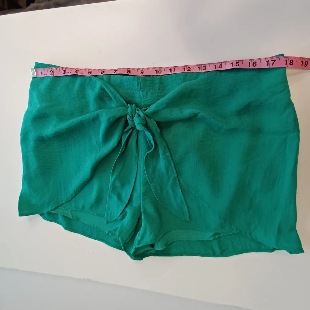 Jack by Bb Dakota Pull-on Tie Front Shorts Kelly Green Women's Sz Lg